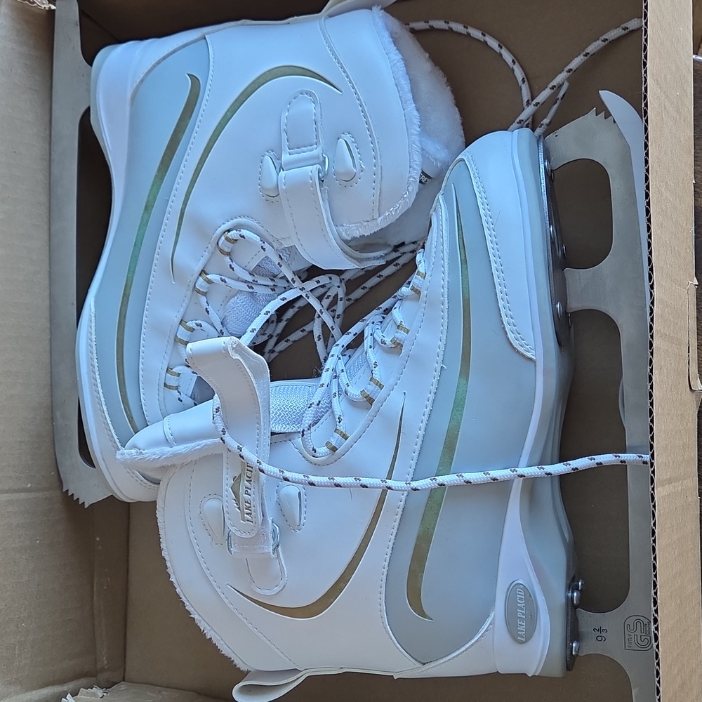 Lake Placid EVEREST Women's Soft Boot Figure Ice Skates Size 8 White Gold